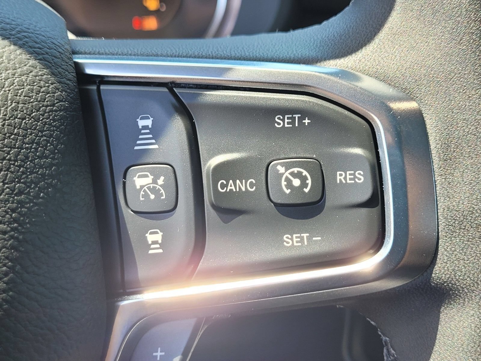 New 2026 RAM 2500 Laramie AWD/4WD image 23
