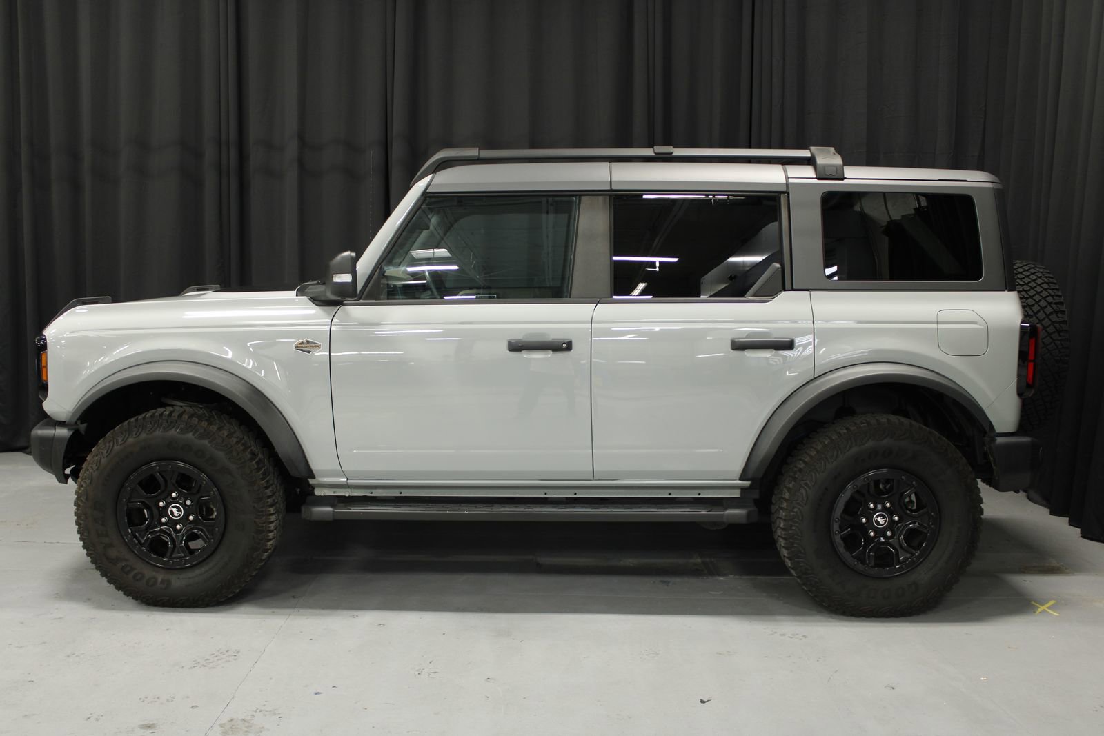Used 2023 Ford Bronco Wildtrak image 2