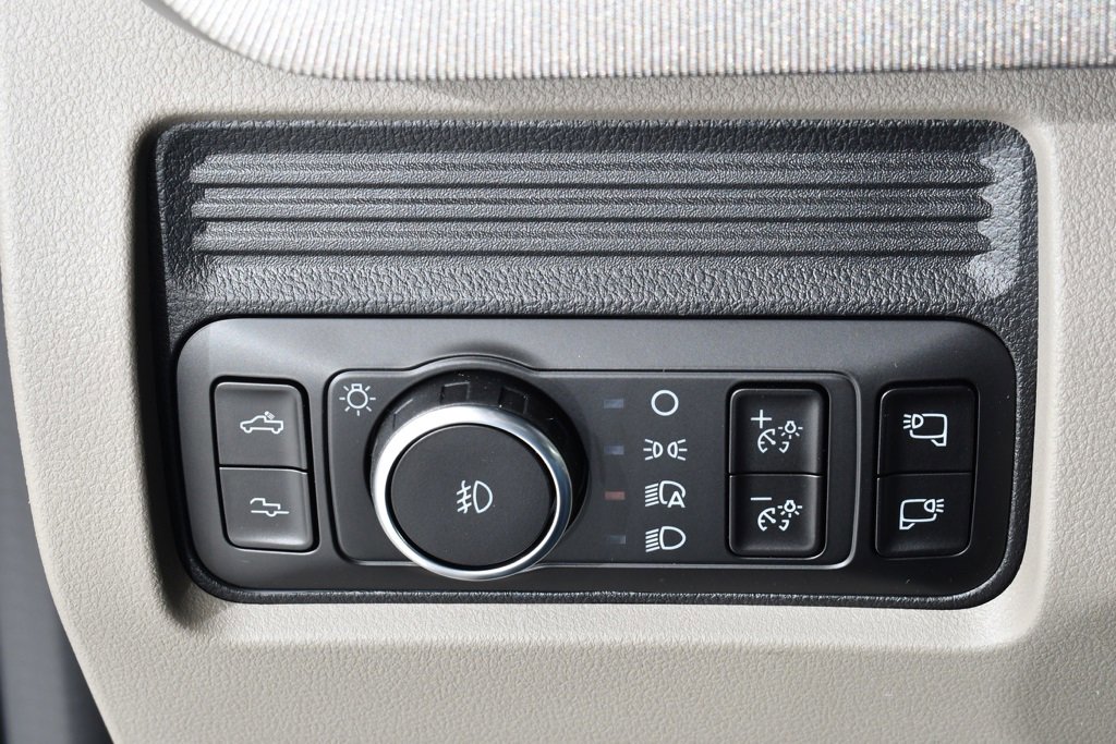 New 2026 Ford F450 Platinum w/ Platinum Plus Package image 33