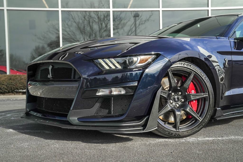 Used 2021 Ford Mustang Shelby GT500 w/ Carbon Fiber Track Pack RWD image 3