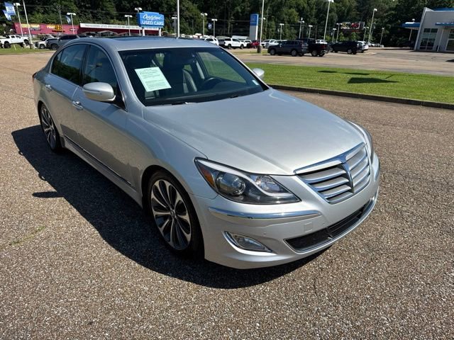 Used 2013 Hyundai Genesis 5.0 R-Spec RWD image 3