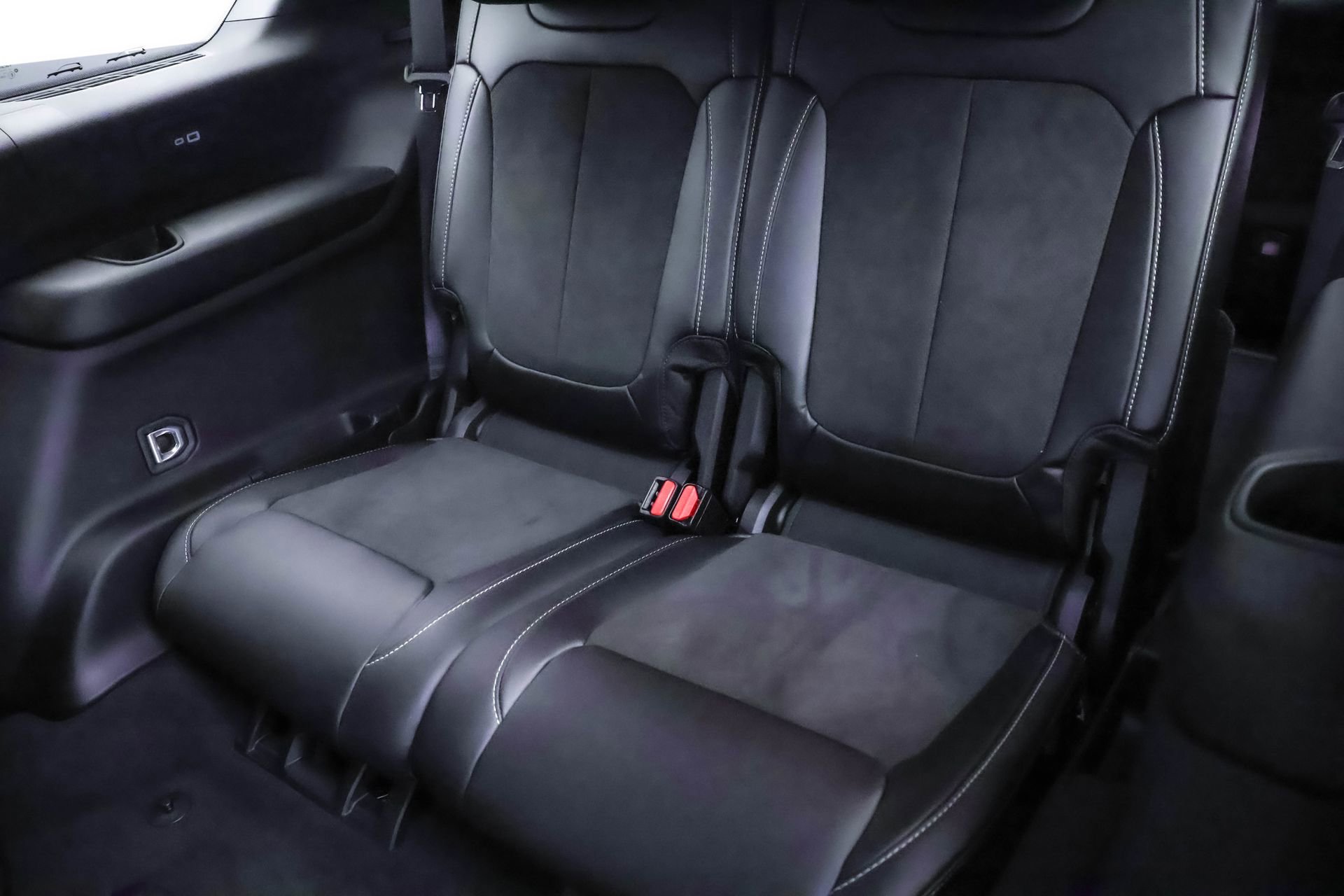 Used 2025 Jeep Grand Cherokee L Altitude image 21