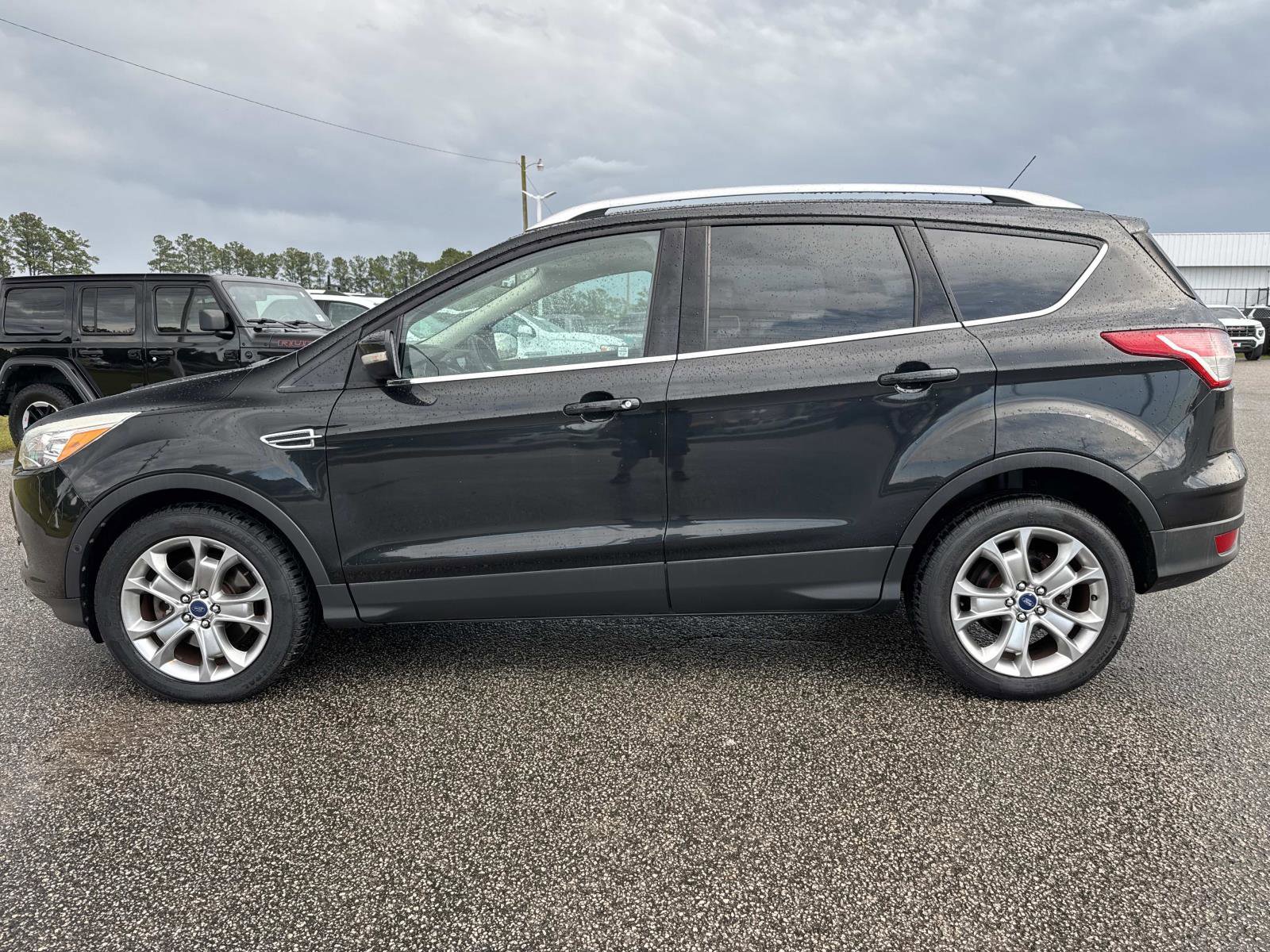 Used 2014 Ford Escape Titanium w/ Equipment Group 401A AWD/4WD image 7