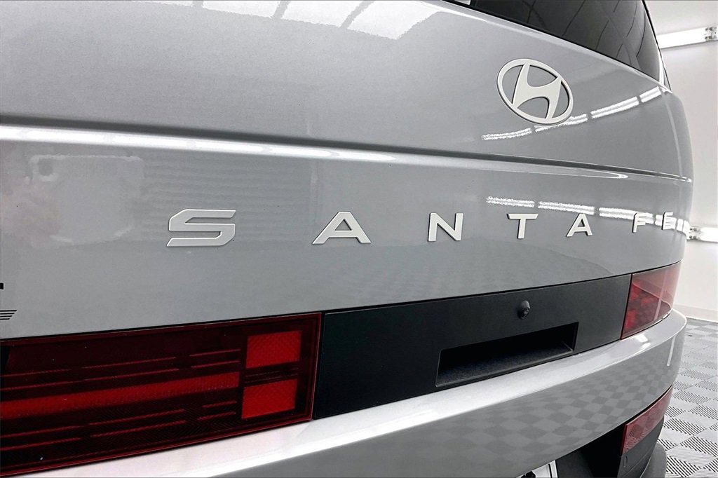 Used 2025 Hyundai Santa Fe SE image 8