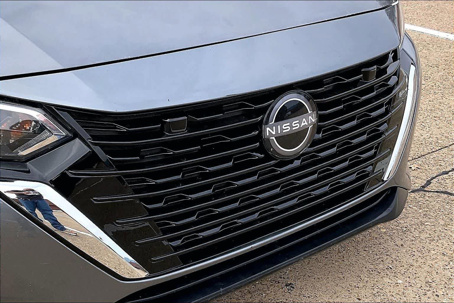 Used 2024 Nissan Sentra SV FWD image 32