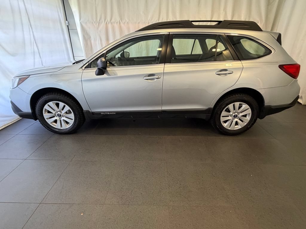 Used 2019 Subaru Outback 2.5i AWD/4WD image 2