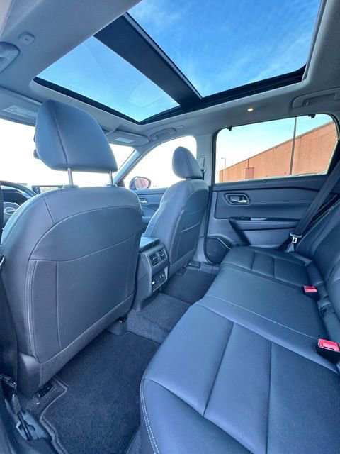 Certified 2024 Nissan Rogue SL w/ SL Premium Package image 30