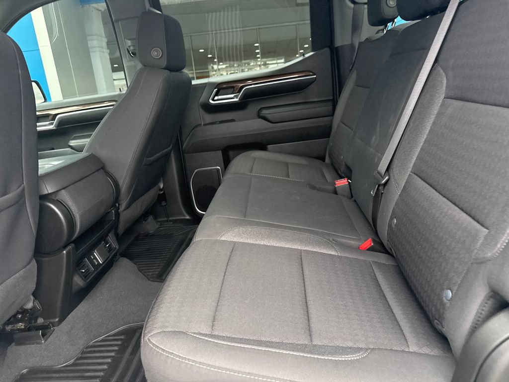 Used 2023 Chevrolet Silverado 1500 LT AWD/4WD image 30