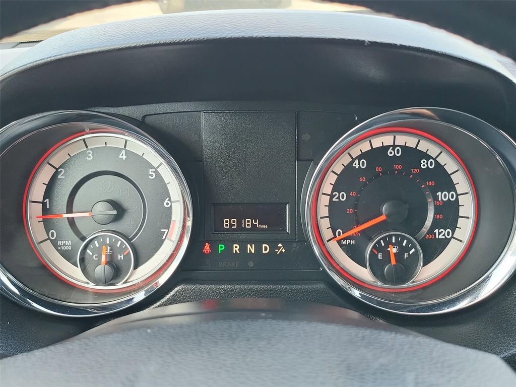 Used 2019 Dodge Grand Caravan SXT image 3