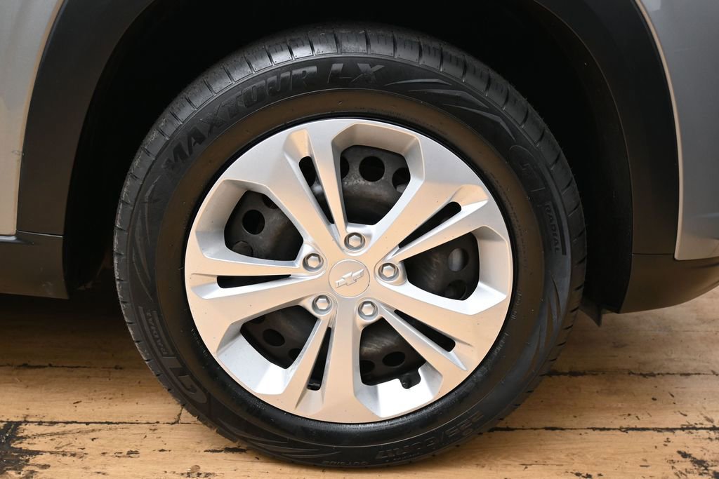 Used 2024 Chevrolet Trax LS w/ Driver Confidence Package FWD image 14
