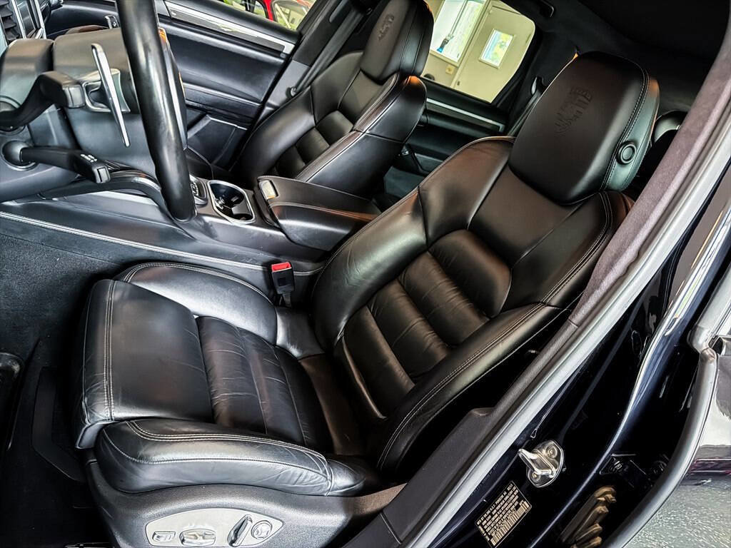 Used 2014 Porsche Cayenne Turbo S AWD/4WD image 16