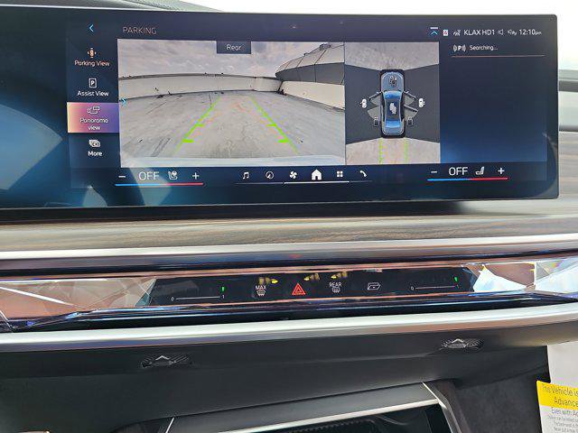 New 2026 BMW 750e xDrive w/ Executive Package image 23