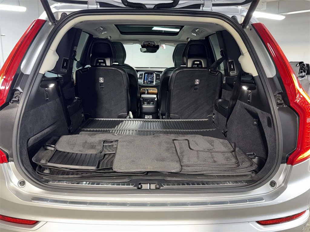Used 2022 Volvo XC90 T6 Momentum w/ Climate Package image 17