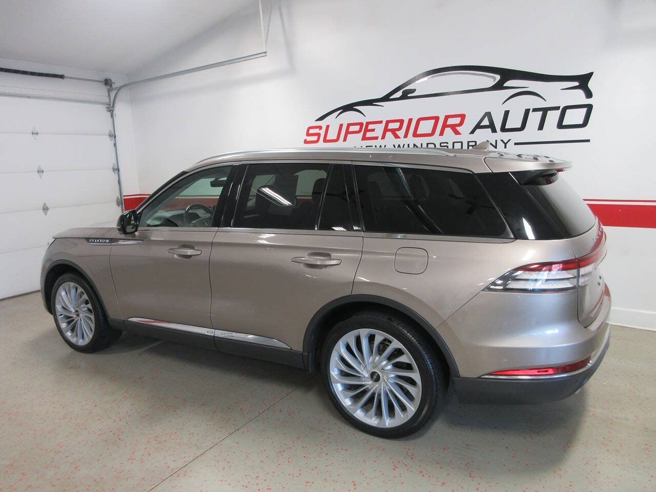 Used 2020 Lincoln Aviator Reserve w/ Equipment Group 202A AWD/4WD image 4