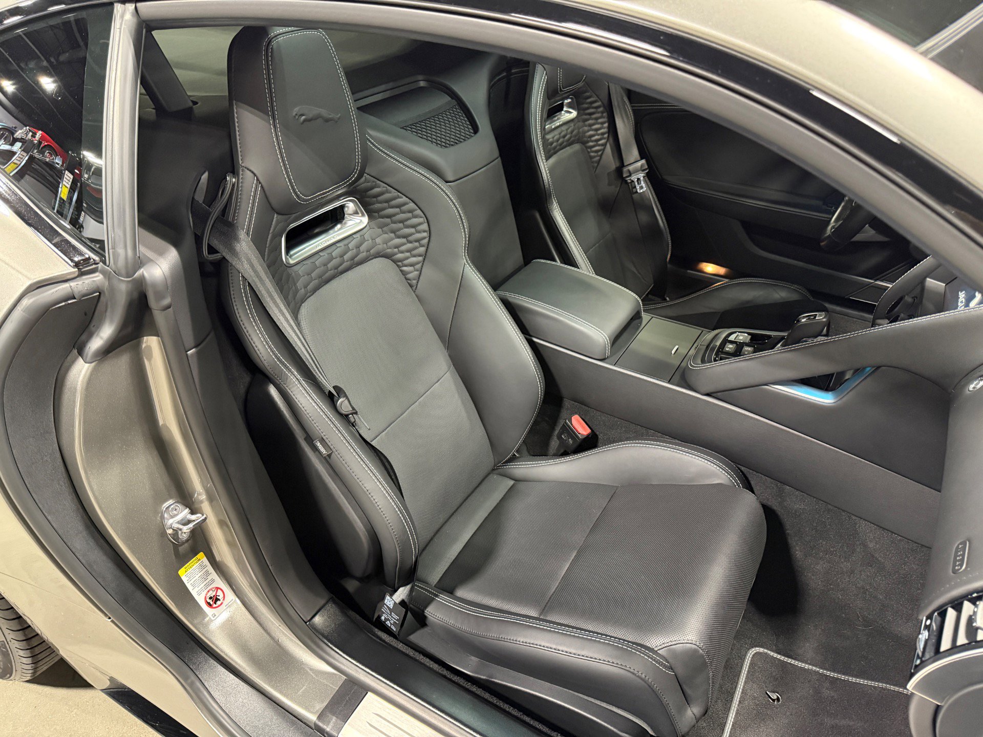 Used 2021 Jaguar F-TYPE R-Dynamic image 16