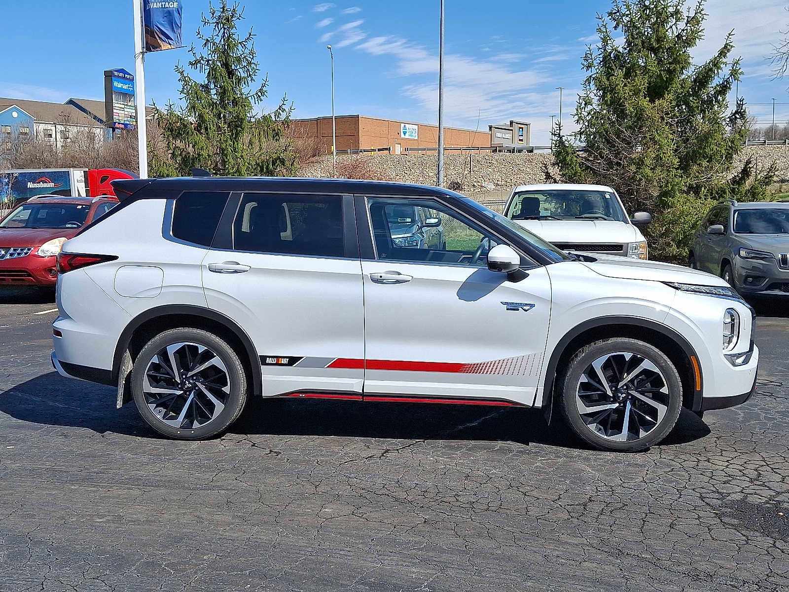 Used 2024 Mitsubishi Outlander Ralliart AWD/4WD image 7