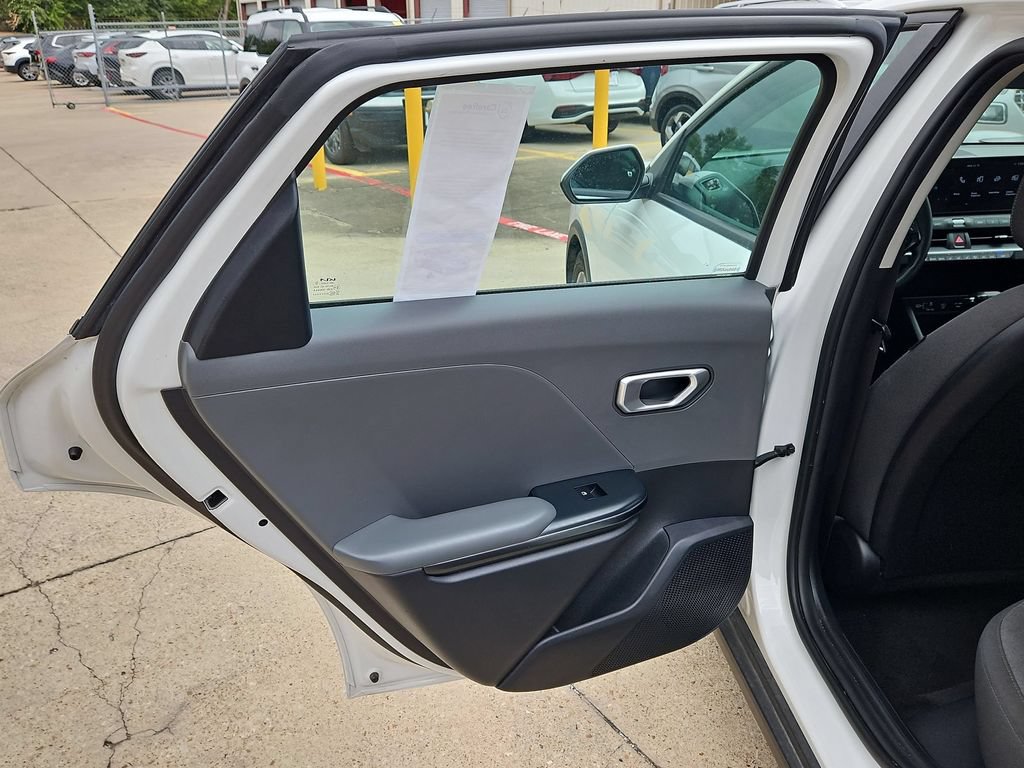 Used 2025 Kia K4 FWD image 27
