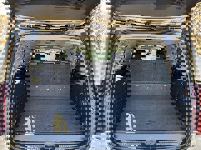 Used 2016 Chevrolet Suburban LT RWD image 14