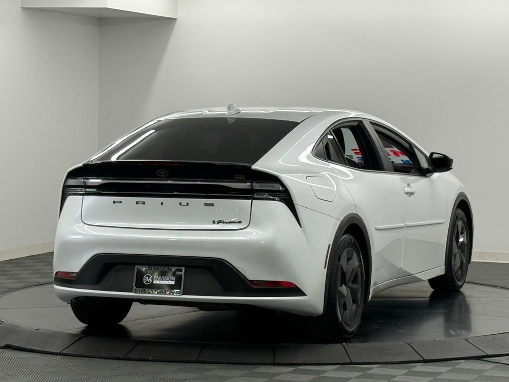 Used 2024 Toyota Prius Prime SE image 6
