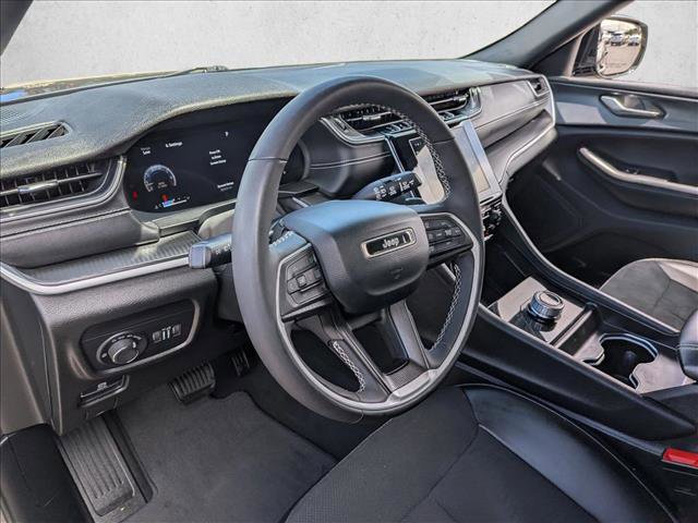 Used 2024 Jeep Grand Cherokee Altitude AWD/4WD image 11