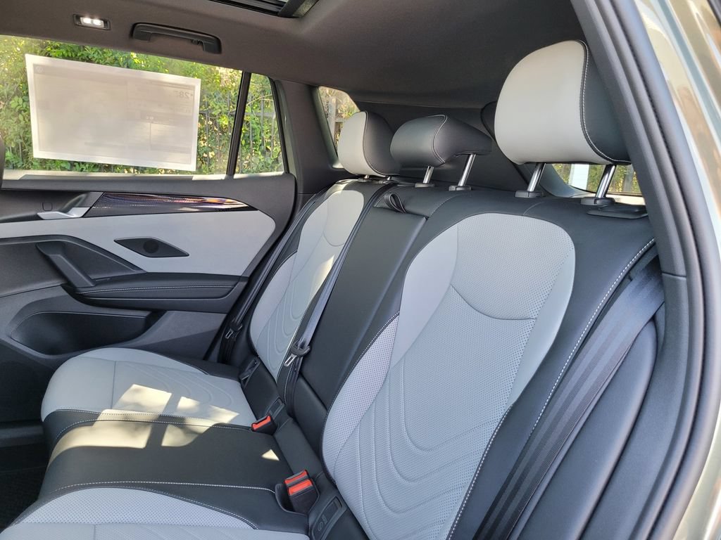 New 2026 Volkswagen Tiguan SE R-Line FWD image 13