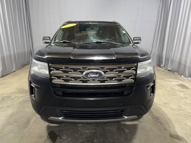 Used 2018 Ford Explorer XLT image 2