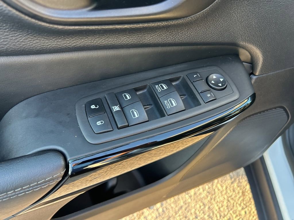 Certified 2023 Jeep Cherokee Altitude Lux AWD/4WD image 38