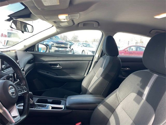 Used 2022 Nissan Sentra SV w/ Trunk Package image 10