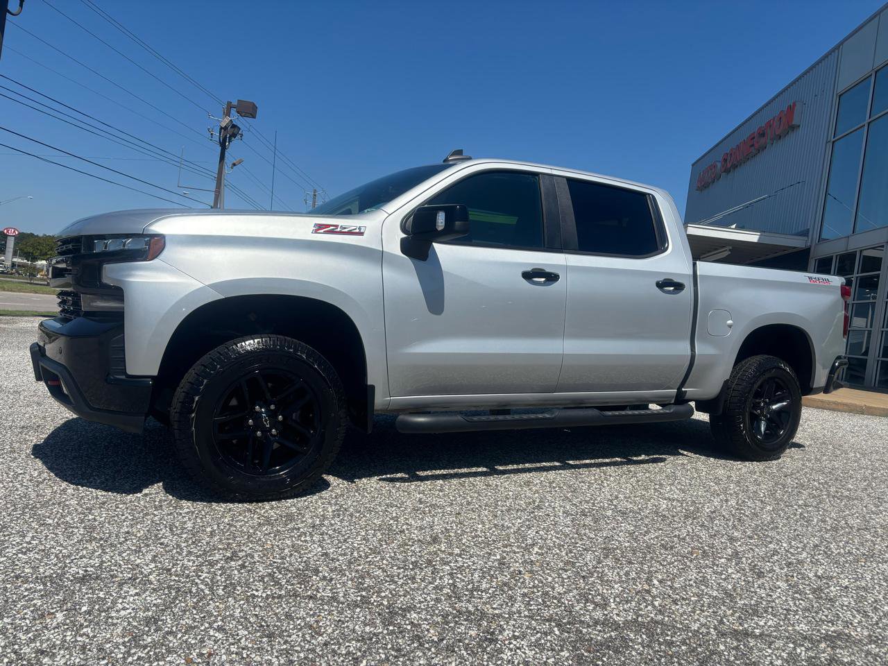 Used 2020 Chevrolet Silverado 1500 LT Trail Boss image 2