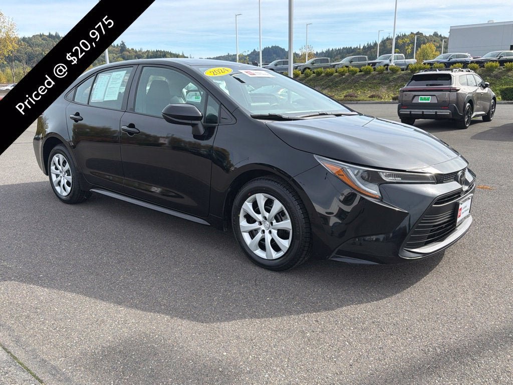 Used 2024 Toyota Corolla LE FWD image 5