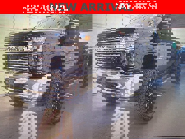 Used 2020 Chevrolet Silverado 2500 LTZ w/ LTZ Premium Package image 2