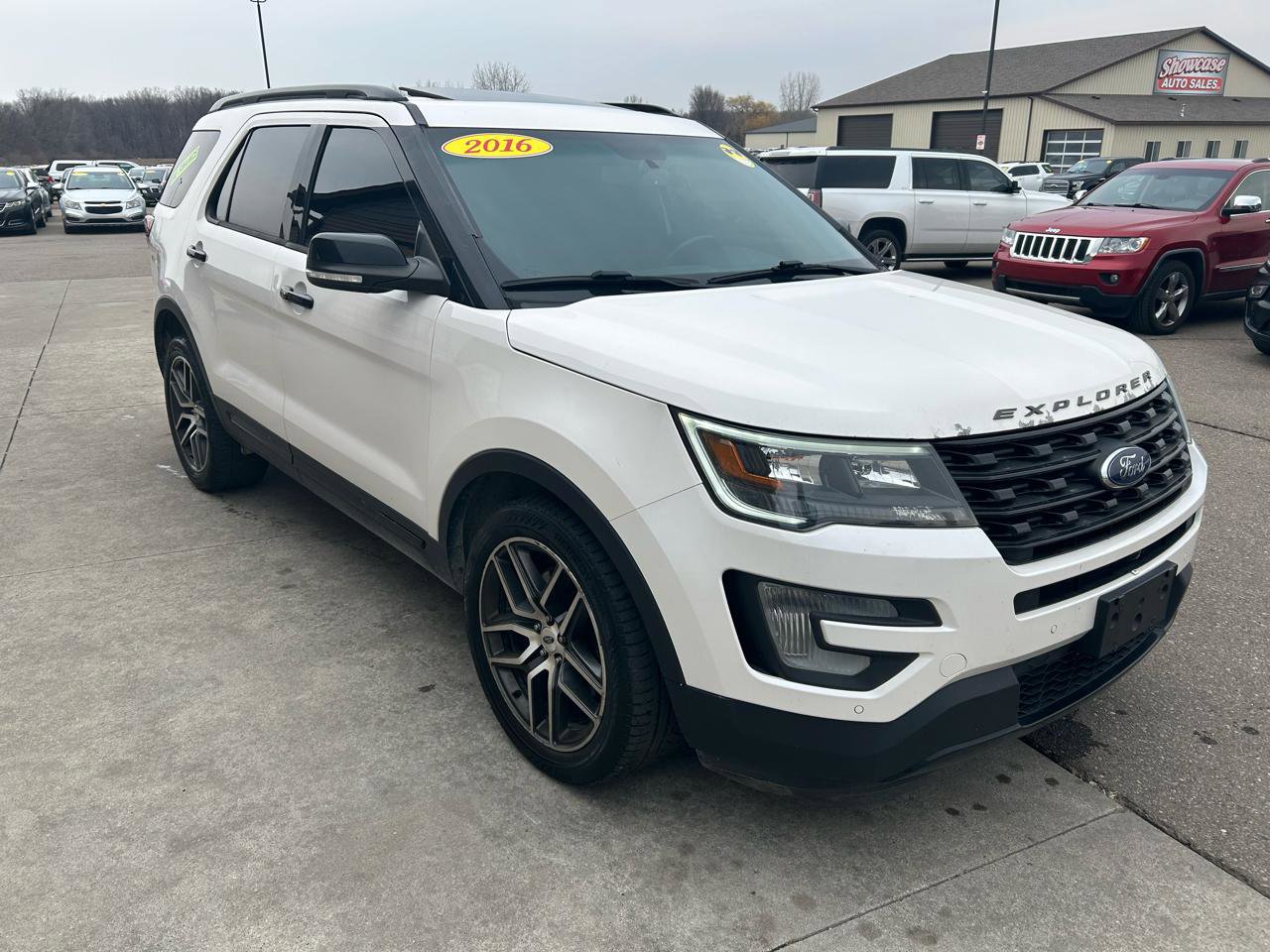 Used 2016 Ford Explorer Sport w/ Equipment Group 401A AWD/4WD image 3