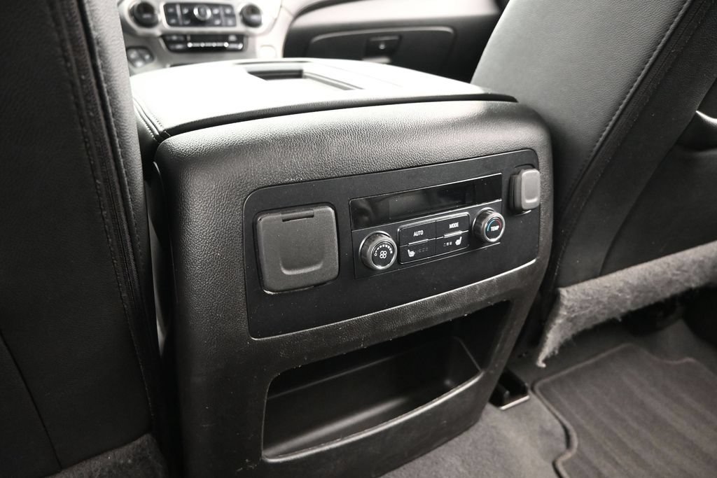 Used 2019 GMC Yukon XL SLT AWD/4WD image 18