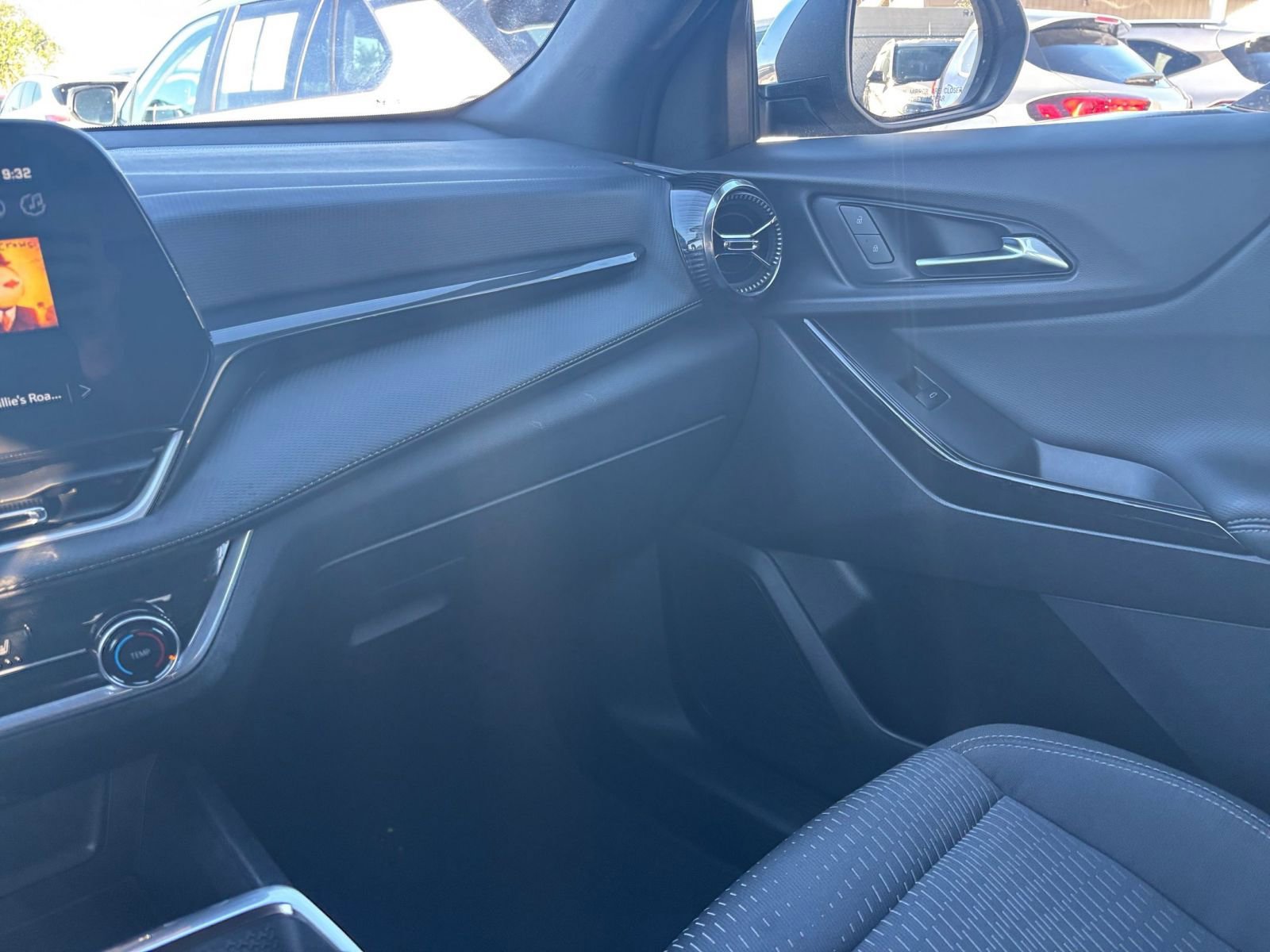 Used 2025 Chevrolet Equinox LT image 34