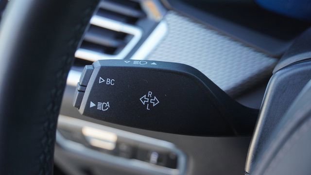 Used 2023 BMW X5 sDrive40i w/ M Sport Package image 30