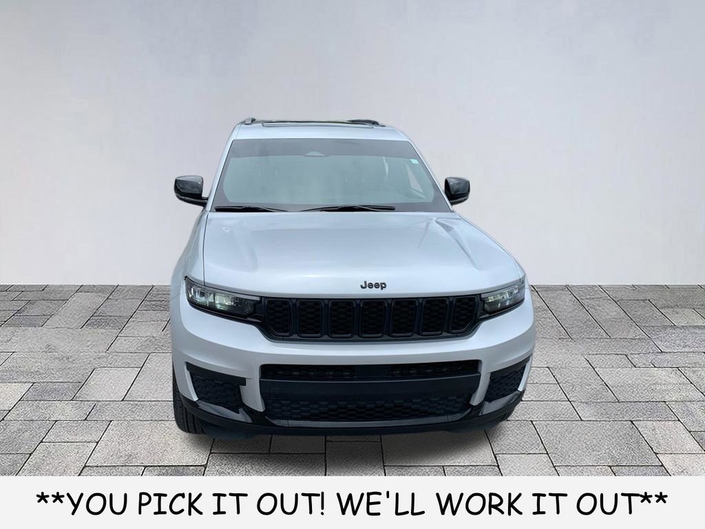 Used 2024 Jeep Grand Cherokee L Altitude RWD image 2