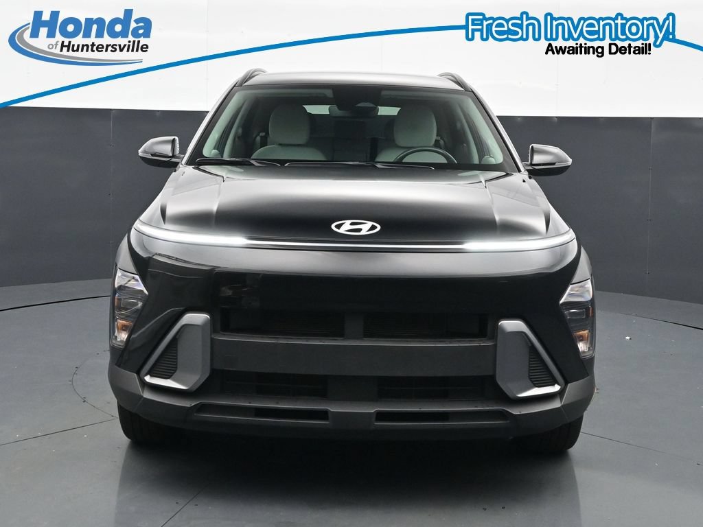 Used 2025 Hyundai Kona SEL AWD/4WD image 3