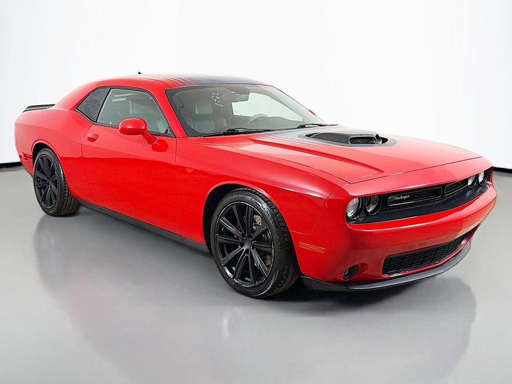 Used 2015 Dodge Challenger R/T Plus RWD image 2