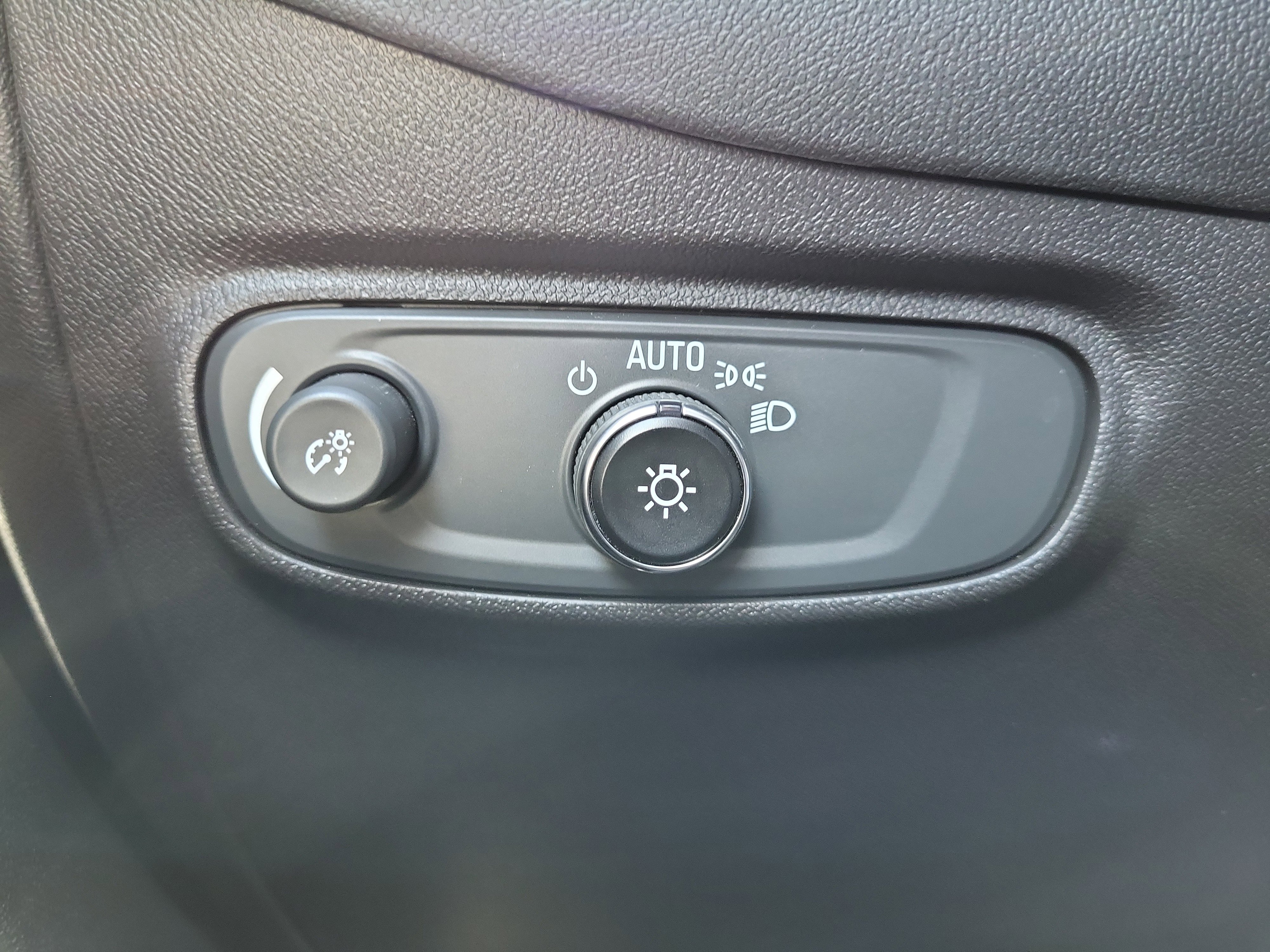 Certified 2023 Chevrolet Equinox LS w/ LS Convenience Package image 29