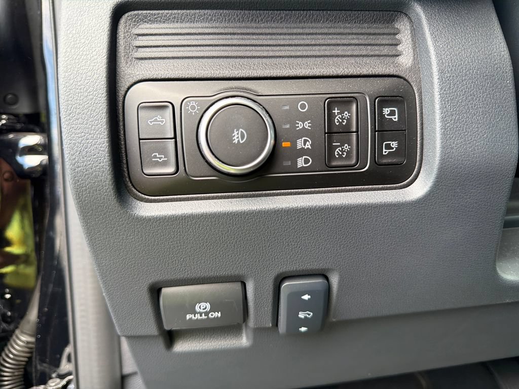 Used 2026 Ford F450 Platinum AWD/4WD image 39