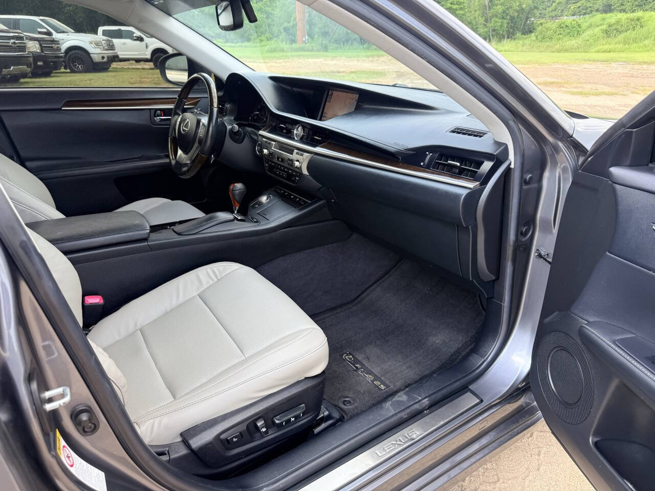 Used 2013 Lexus ES 350 FWD image 17