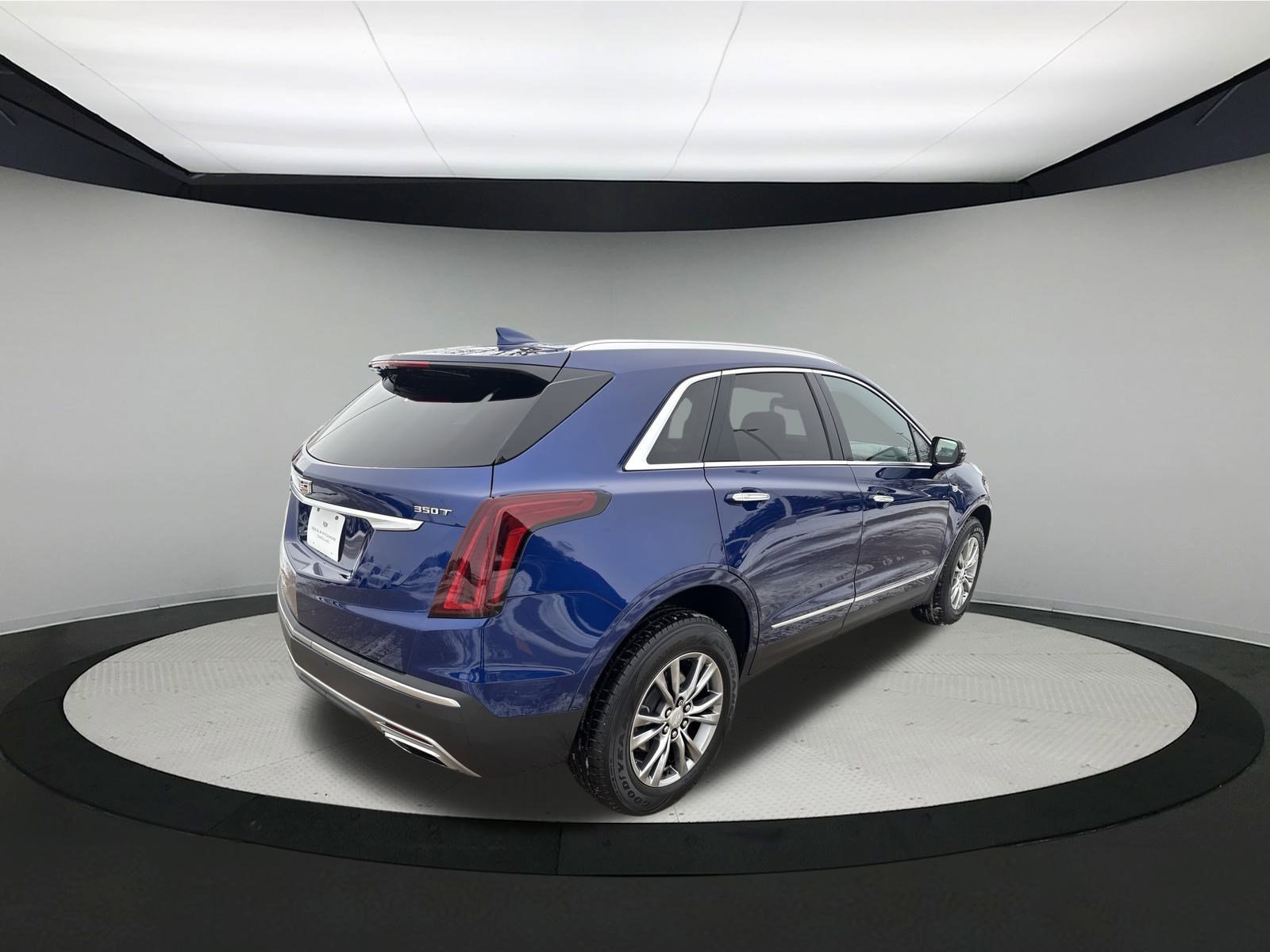 Used 2023 Cadillac XT5 Premium Luxury w/ LPO, Floor Liner Package image 7