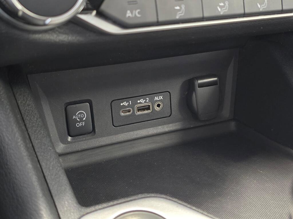Used 2024 Nissan Sentra SV FWD image 29