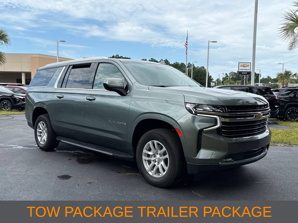 Used 2024 Chevrolet Suburban LT RWD image 3