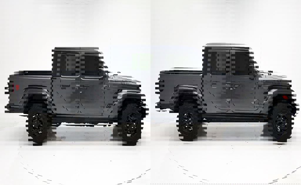 Used 2022 Jeep Gladiator Willys AWD/4WD image 3