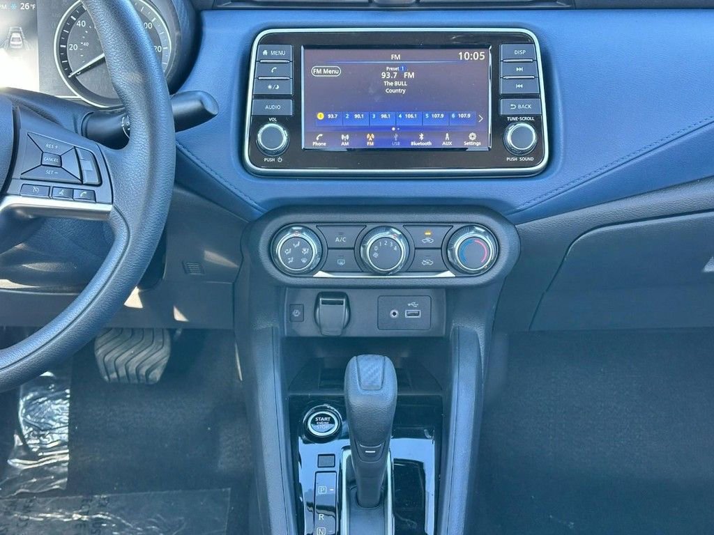 New 2025 Nissan Versa SV image 7