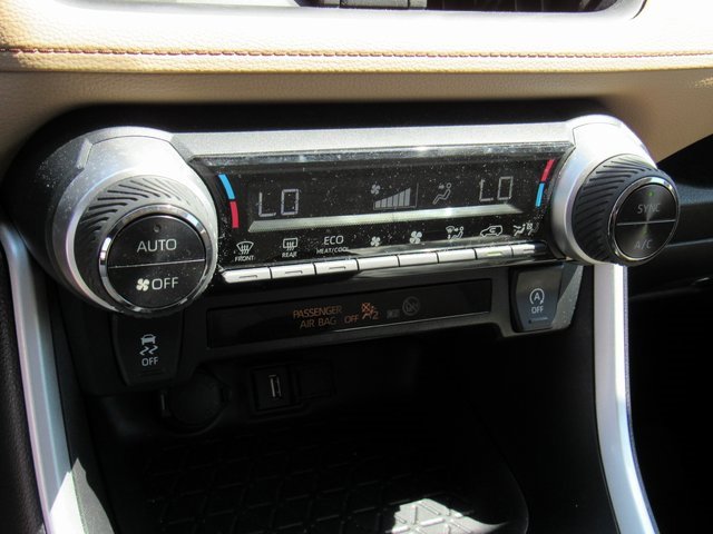 Used 2022 Toyota RAV4 XLE image 21