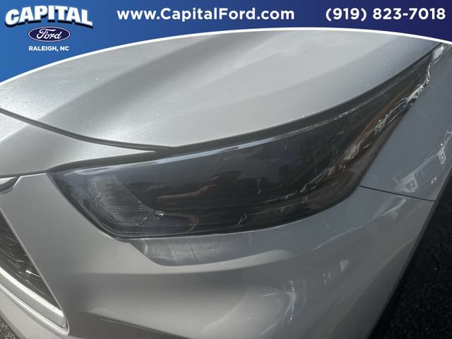Used 2023 Toyota Highlander XLE AWD/4WD image 11