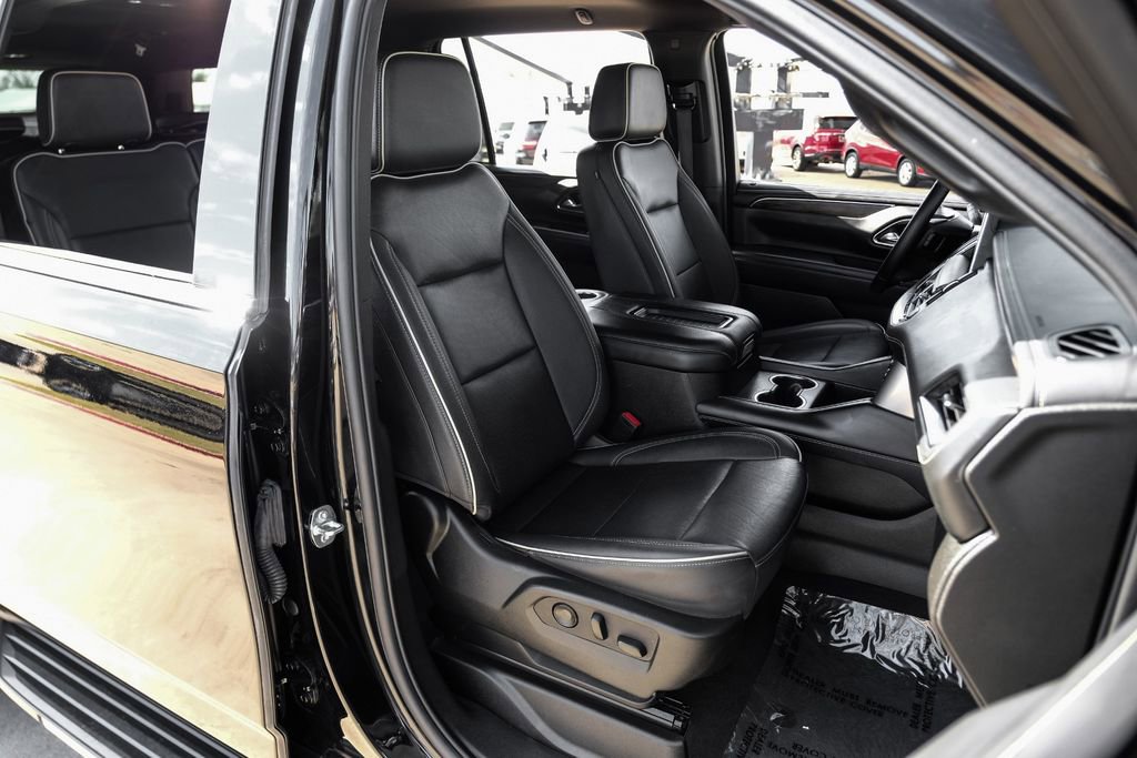 Used 2024 Chevrolet Suburban Premier image 35