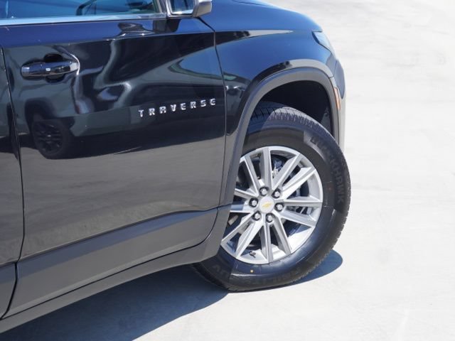 Used 2023 Chevrolet Traverse LT w/ LPO, Cargo Package AWD/4WD image 9
